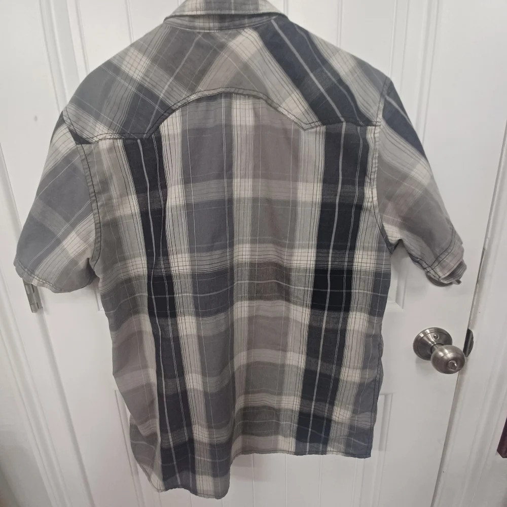 LEVIS PEARL SNAP‎ BUTTON SHIRT